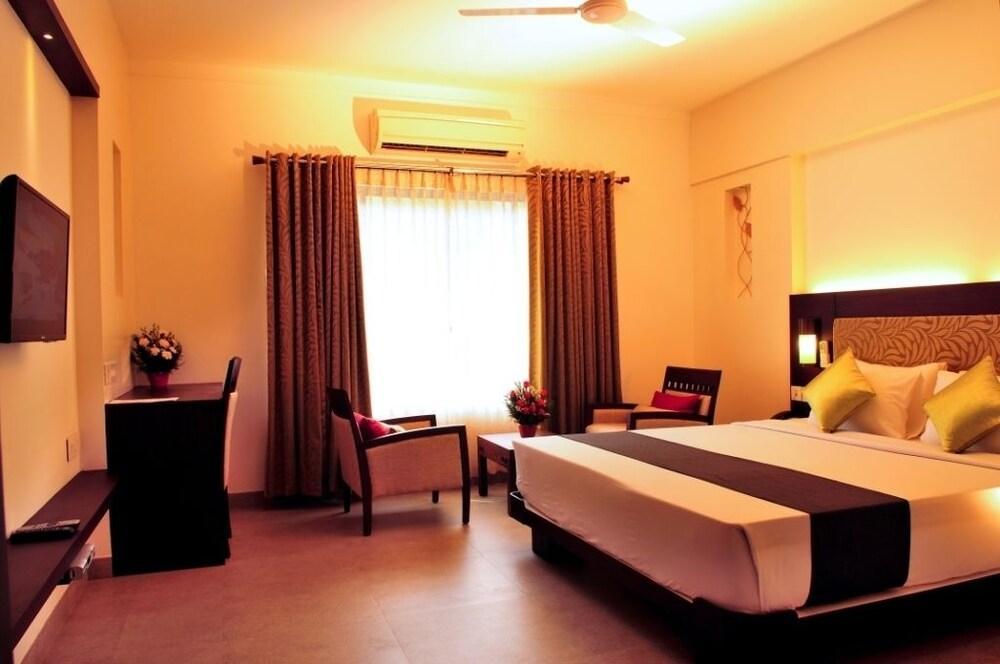 Hotel Copper Folia Kozhikode Esterno foto
