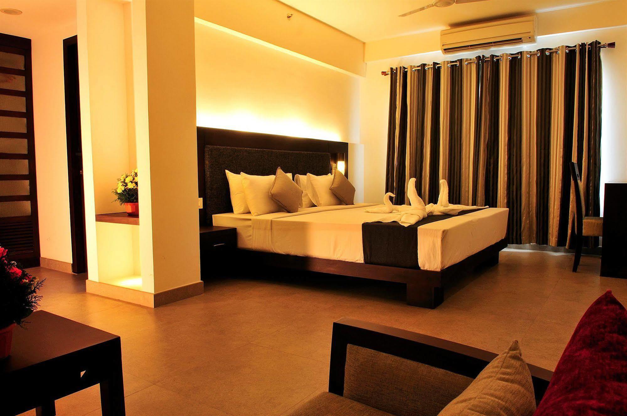Hotel Copper Folia Kozhikode Esterno foto